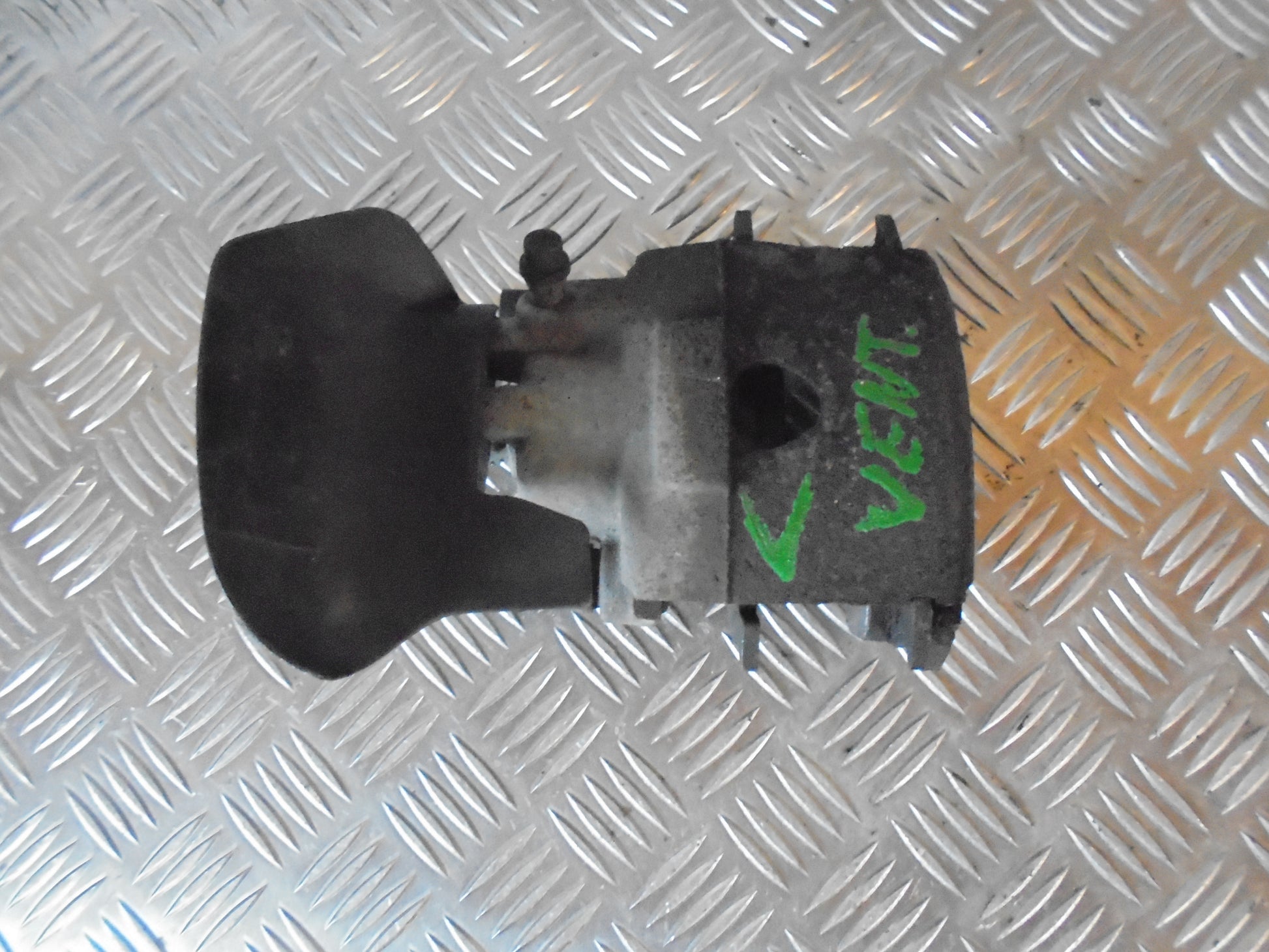 Skoda Fabia Bremsekaliber VF Med OEM Nr. 6N0615123B Fra Skoda Ophugger