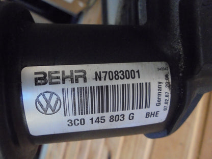 VW Passat 3C Køler Intercooler Med OEM Nr. Ophugger Fra VW Ophugger