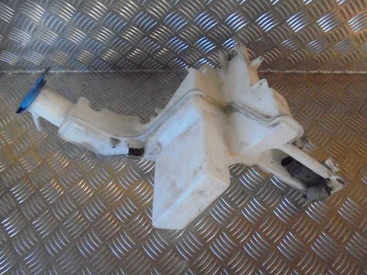 VW Passat 3C Sprinkler M/Motor Med OEM Nr. Ophugger Fra VW Ophugger