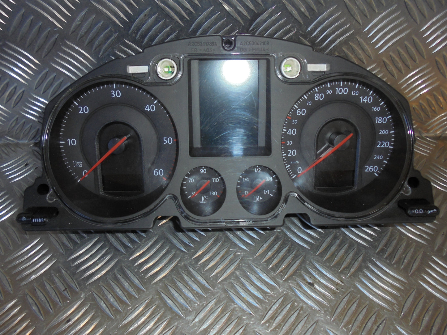 VW Passat 3C Speedometer - Instrument Med OEM Nr. Ophugger Fra VW Ophugger