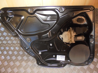 VW Passat 3C Rudemotor - Rudehejs Med OEM Nr. Ophugger Fra VW Ophugger