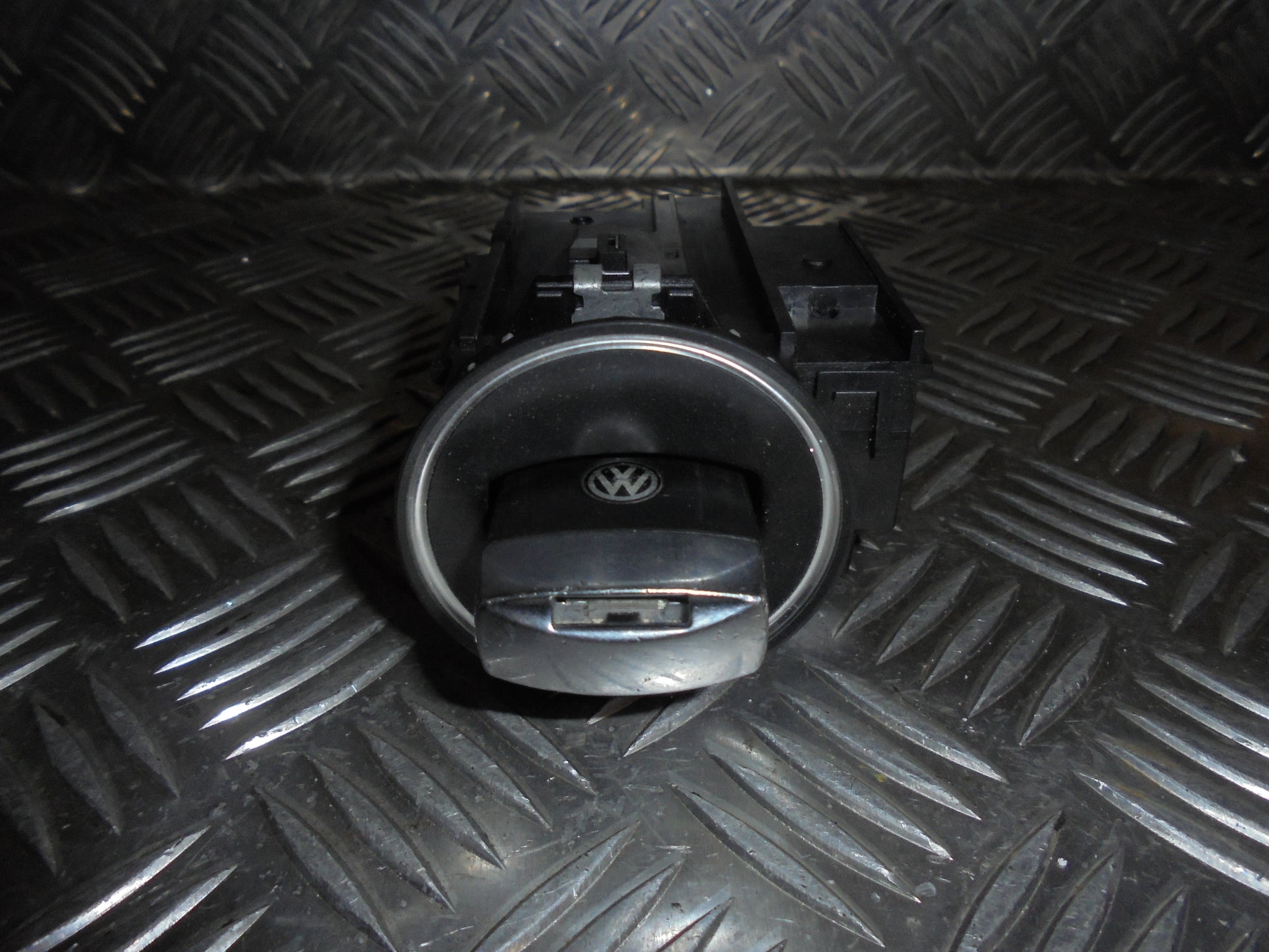 VW Passat 3C Ratlås Med OEM Nr. 3C0905843Q Fra VW Ophugger