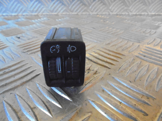 VW Passat 3C Kontakt Lygtejustering Med OEM Nr. 3C0941333A Fra VW Ophugger