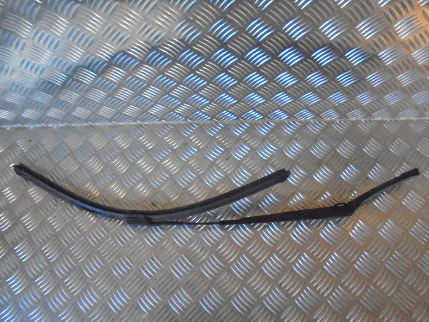 VW Passat 3C Viskerarm Med OEM Nr. Ophugger Fra VW Ophugger