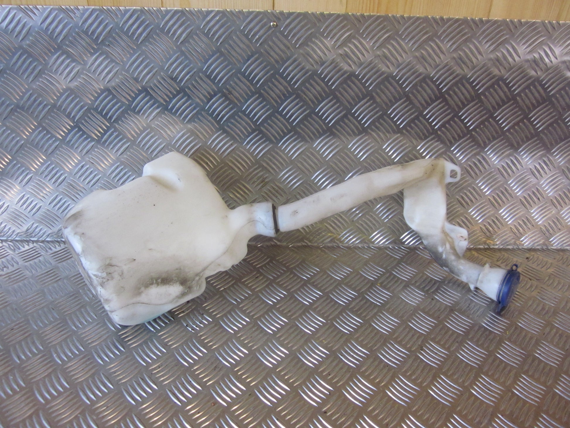 Peugeot 207 Sprinkler M/Motor Med OEM Nr. Ophugger Fra Peugeot Ophugger