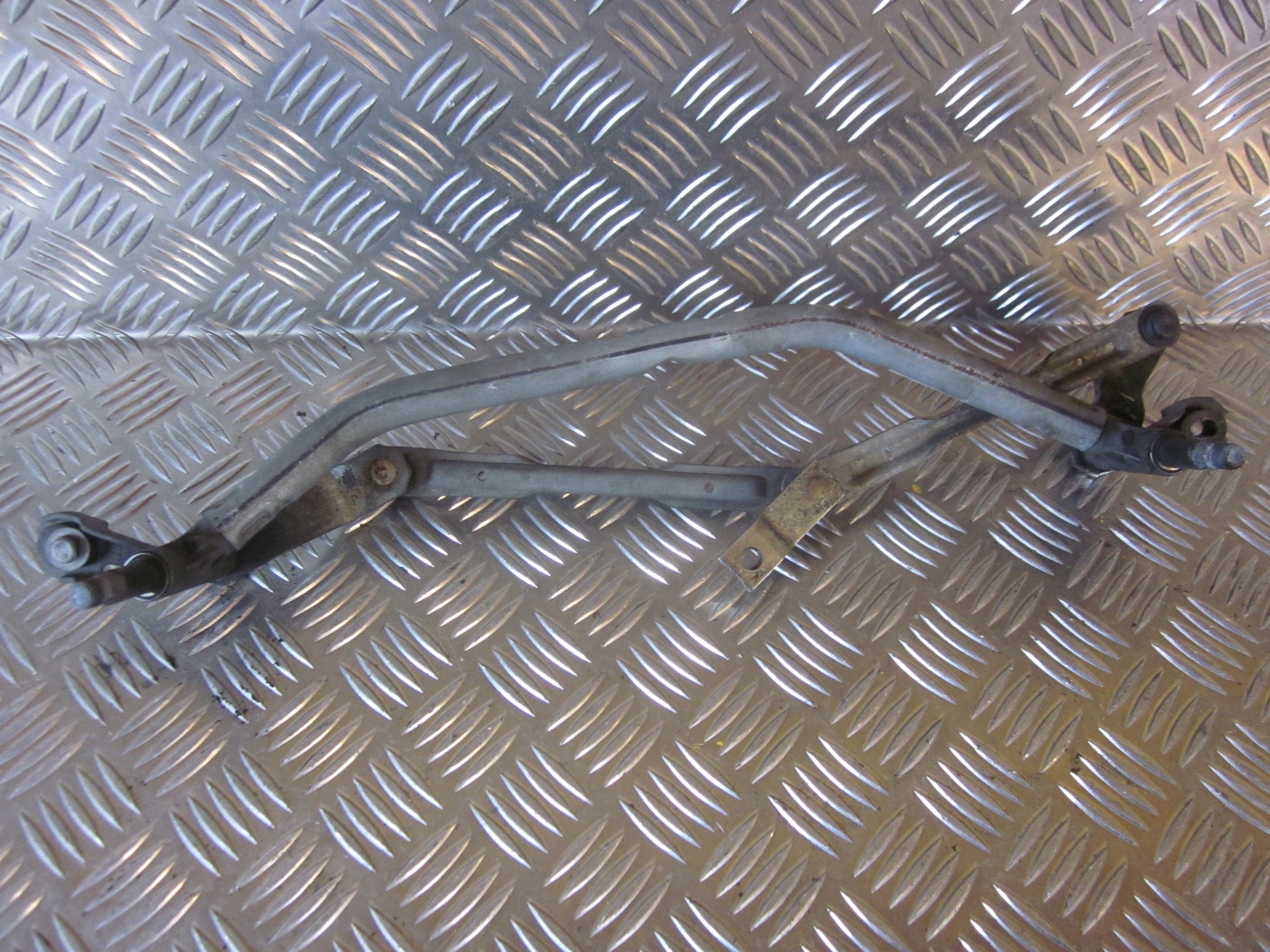 Peugeot 207 Viskertræk Med OEM Nr. Ophugger Fra Peugeot Ophugger