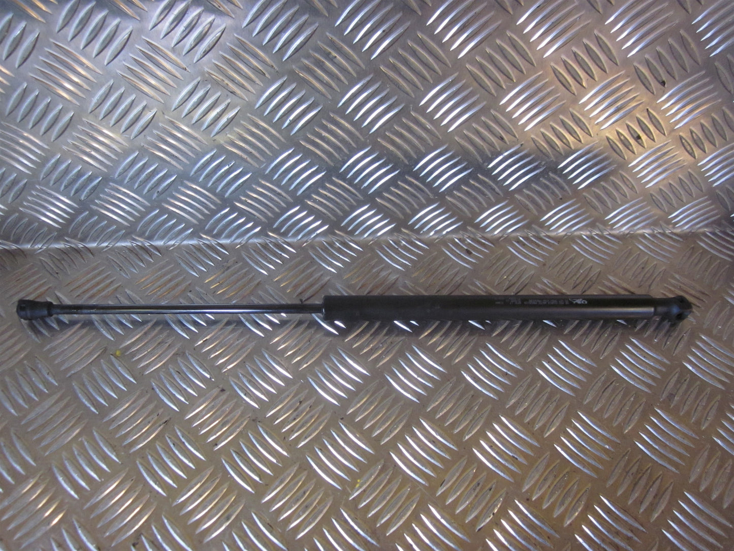 Peugeot 207 Bagklapsdæmper Med OEM Nr. Ophugger Fra Peugeot Ophugger