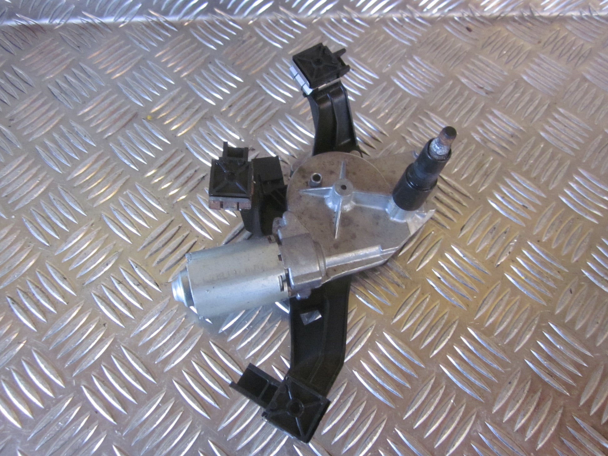 Peugeot 207 Bagrudevisker Motor Med OEM Nr. Ophugger Fra Peugeot Ophugger