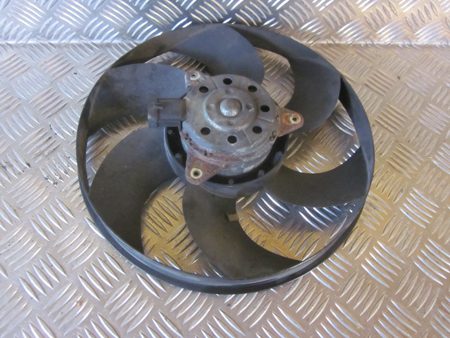 Peugeot 207 Kølerblæser El Med OEM Nr. Ophugger Fra Peugeot Ophugger