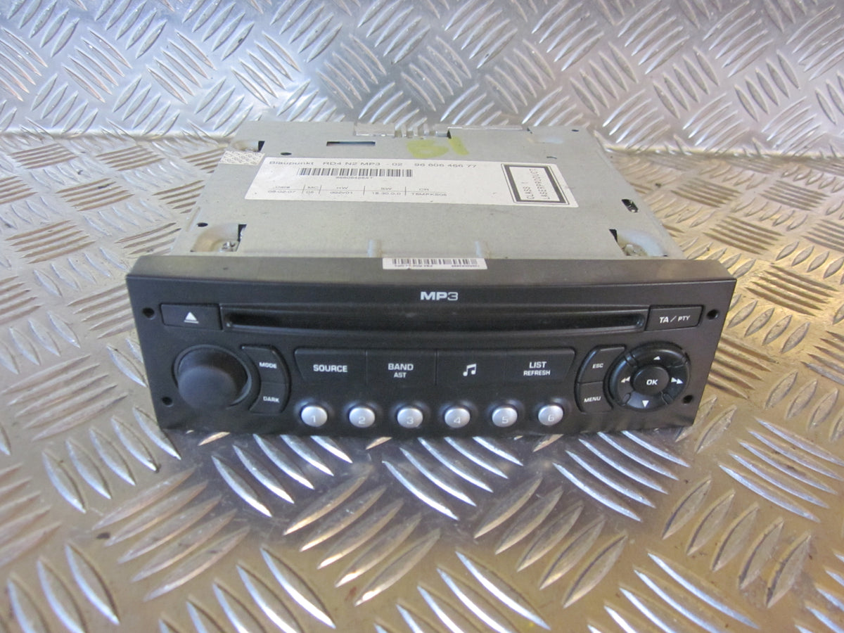 Peugeot 207 Radio M/Cd Med OEM Nr. 9660646677 Fra Peugeot Ophugger
