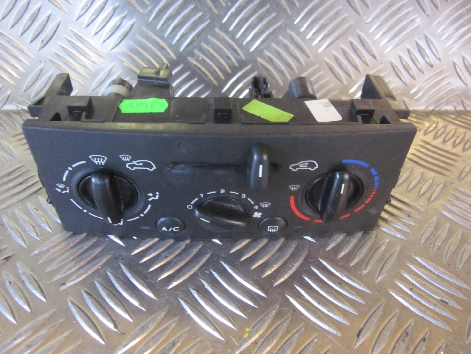 Peugeot 207 Varmeregulering Med OEM Nr. Ophugger Fra Peugeot Ophugger