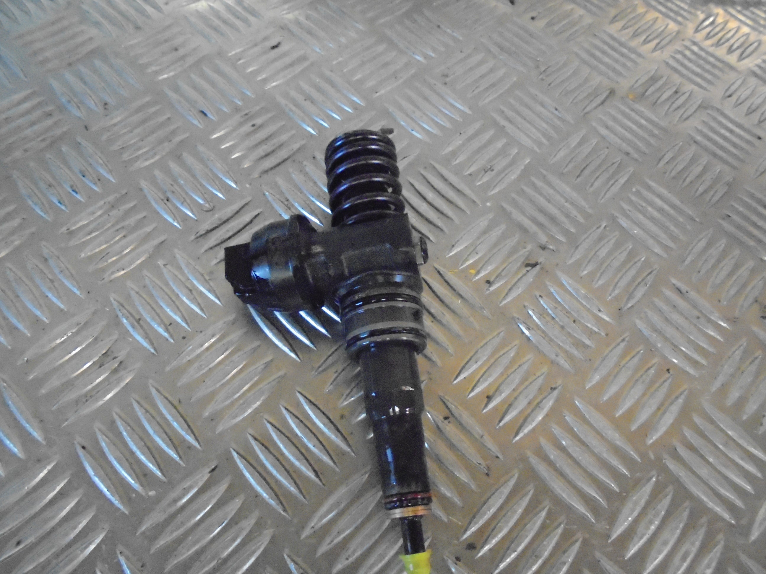 VW Polo 9N Dyse Med OEM Nr. 038130073BN Fra VW Ophugger