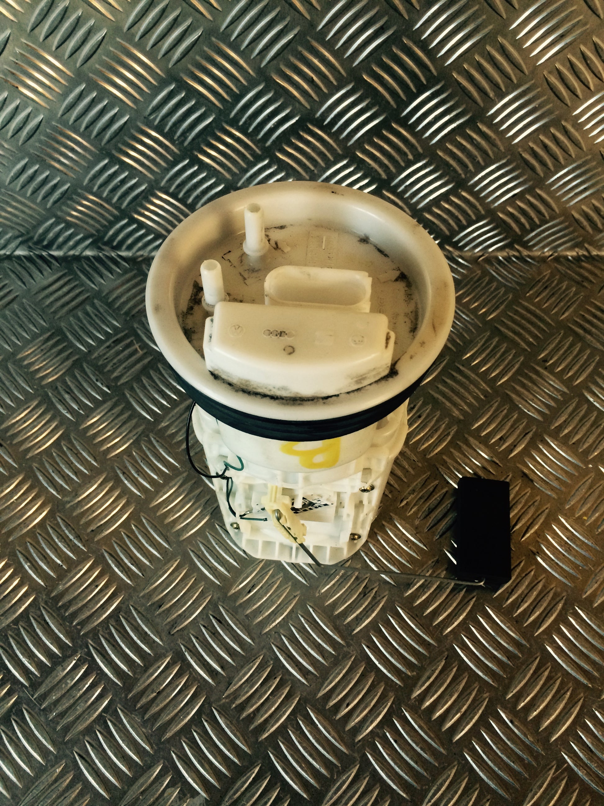 VW Polo 9N Benz/Brændstofpumpe El Med OEM Nr. Ophugger Fra VW Ophugger