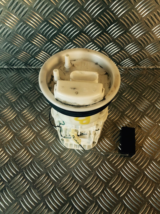 VW Polo 9N Benz/Brændstofpumpe El Med OEM Nr. Ophugger Fra VW Ophugger