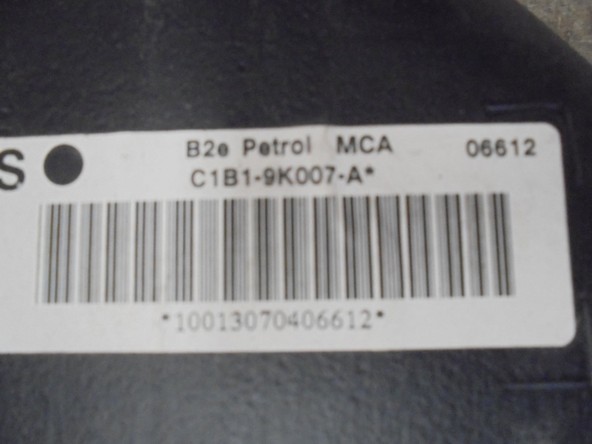 Ford Fiesta 7 Tank Med OEM Nr. Ophugger Fra Ford Ophugger