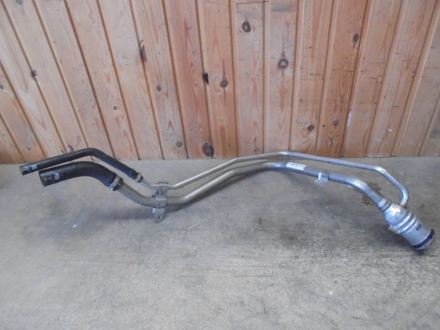 Ford Fiesta 7 Tankrør Med OEM Nr. Ophugger Fra Ford Ophugger