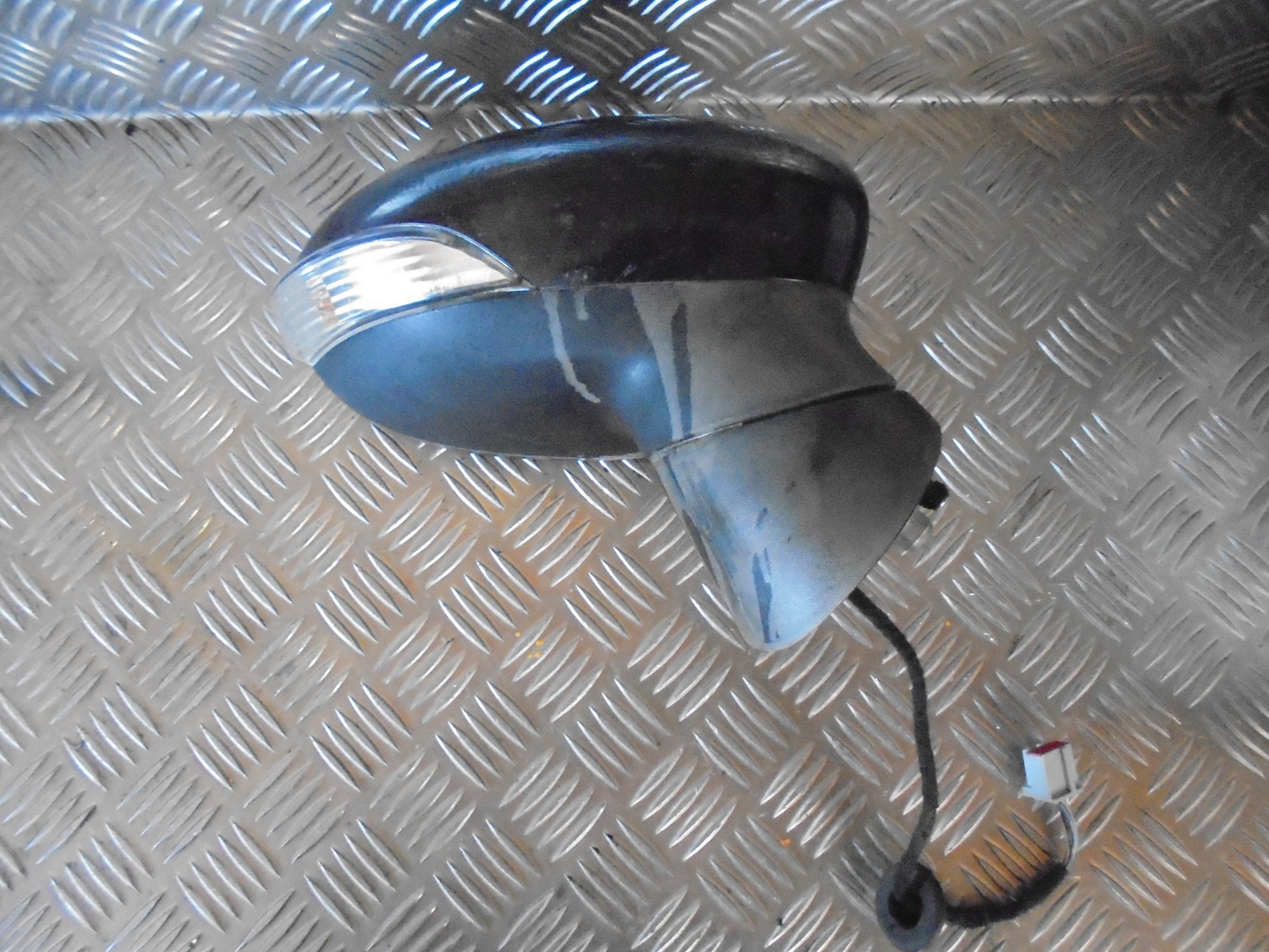 Ford Fiesta 7 Sidespejl Med OEM Nr. 2104865 Fra Ford Ophugger