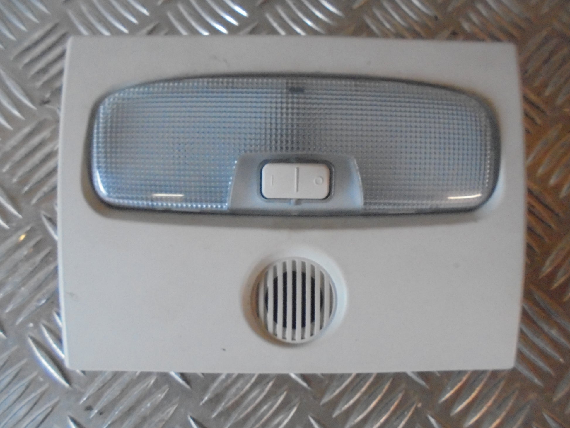 Ford Fiesta 7 Loftslys Med OEM Nr. Ophugger Fra Ford Ophugger