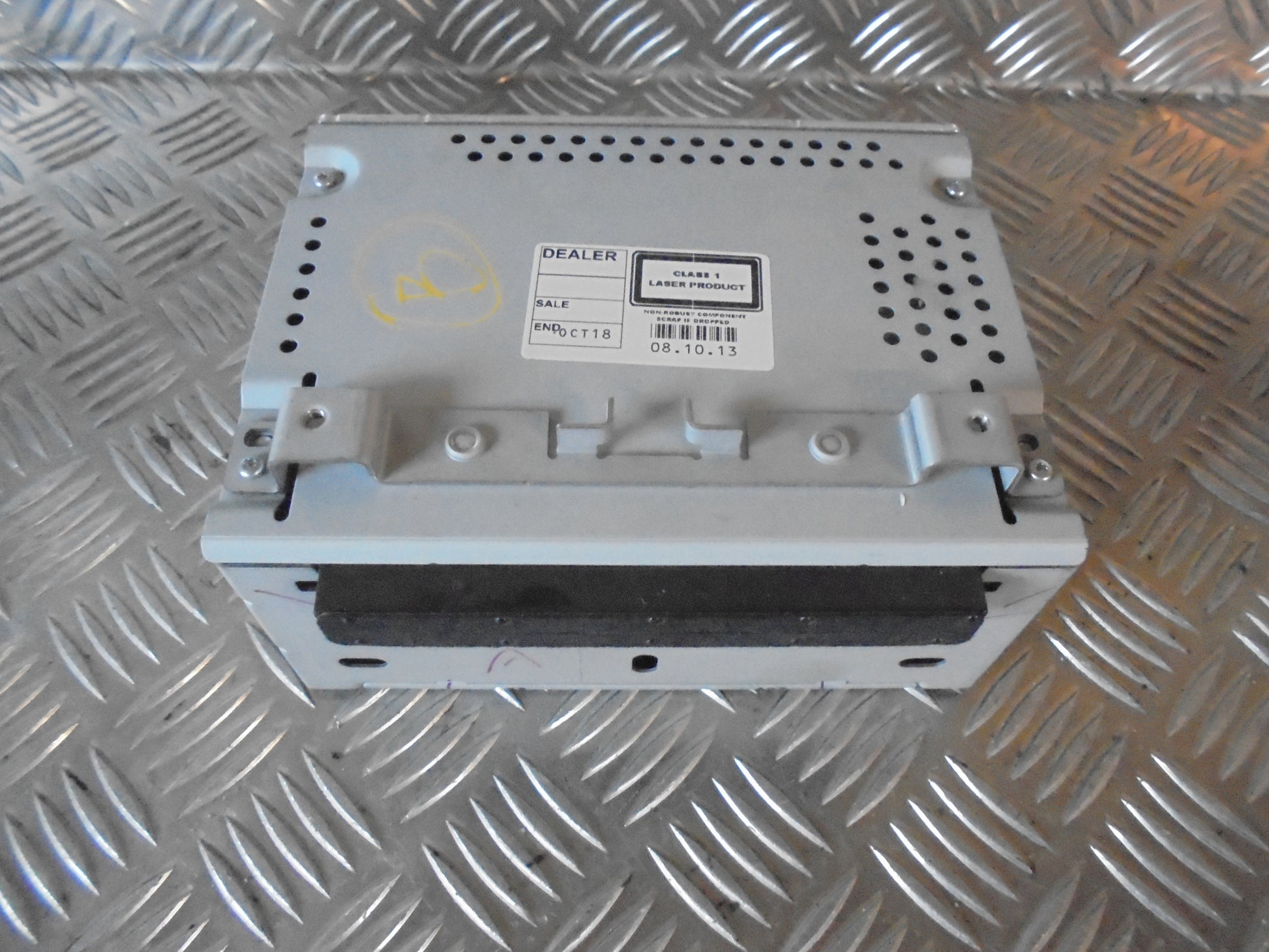 Ford Fiesta 7 Radio M/Cd Med OEM Nr. AM5T18C815PE Fra Ford Ophugger