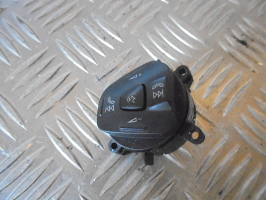 Ford Fiesta 7 Radio Div. Tilbehør Med OEM Nr. Ophugger Fra Ford Ophugger