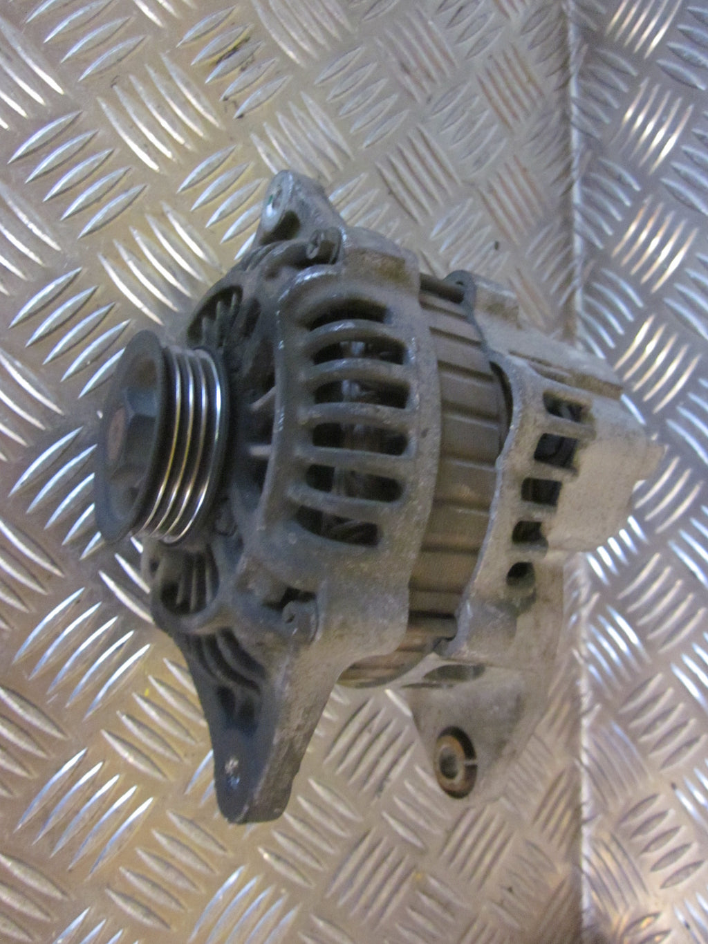 Mazda 323 F 5D Bj14 Generator Med OEM Nr. A2TB0091A Fra Mazda Ophugger