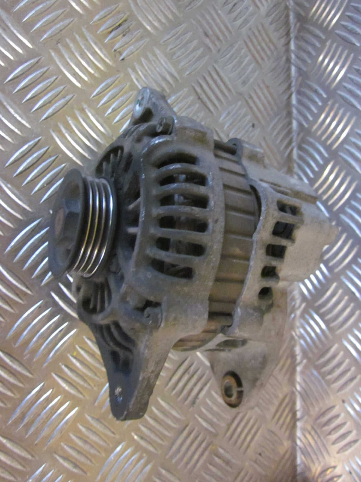 Mazda 323 F 5D Bj14 Generator Med OEM Nr. A2TB0091A Fra Mazda Ophugger
