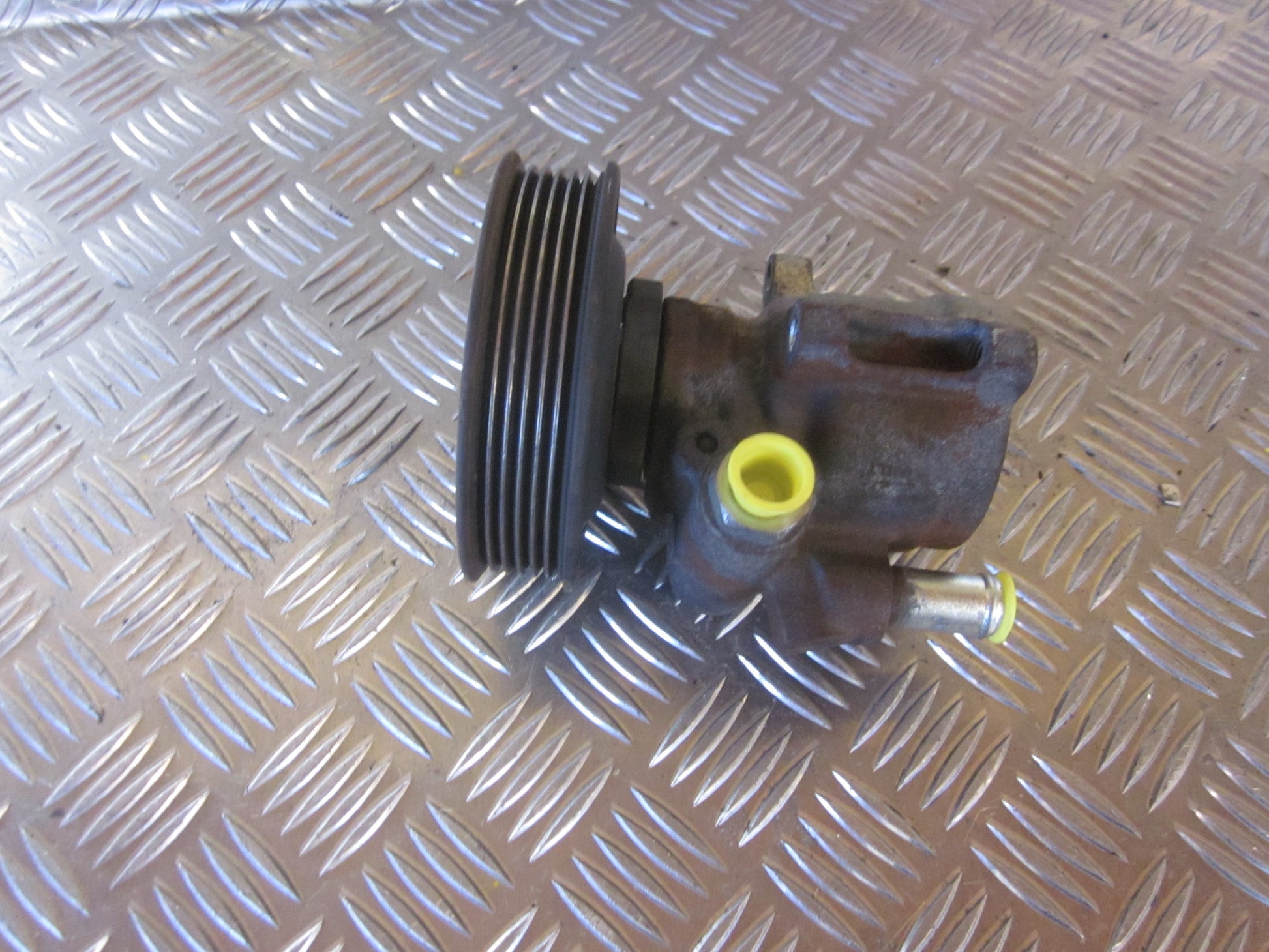 VW Golf 4 1J Servopumpe Med OEM Nr. Ophugger Fra VW Ophugger