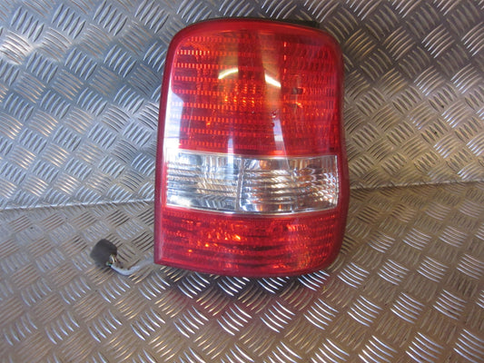 Kia Carnival Baglygte Med OEM Nr. Ophugger Fra Kia Ophugger