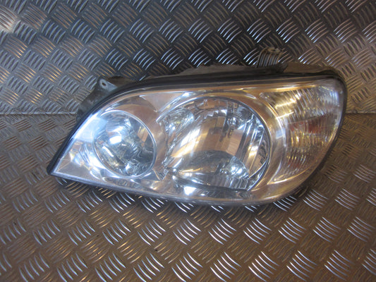 Kia Carnival Forlygte Med OEM Nr. 0K54E51040A Fra Kia Ophugger