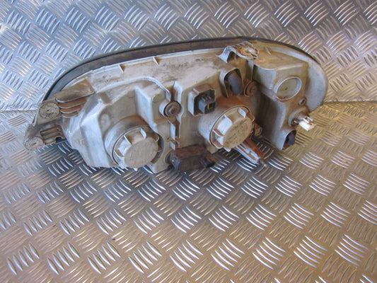 Kia Carnival Forlygte Med OEM Nr. 0K54E51030A Fra Kia Ophugger
