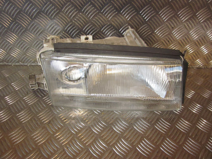 Skoda Octavia Forlygte Med OEM Nr. Ophugger Fra Skoda Ophugger