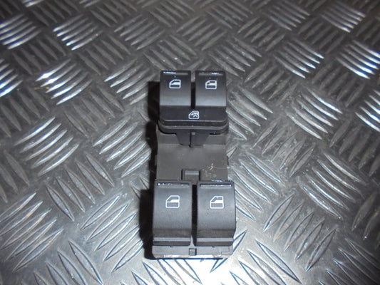 Seat Leon 1P Kontakt Rudehejs Med OEM Nr. Ophugger Fra Seat Ophugger