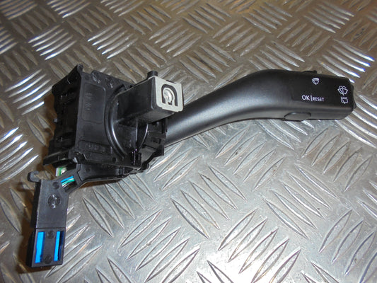 Seat Leon 1P Kontakt Visker Med OEM Nr. Ophugger Fra Seat Ophugger