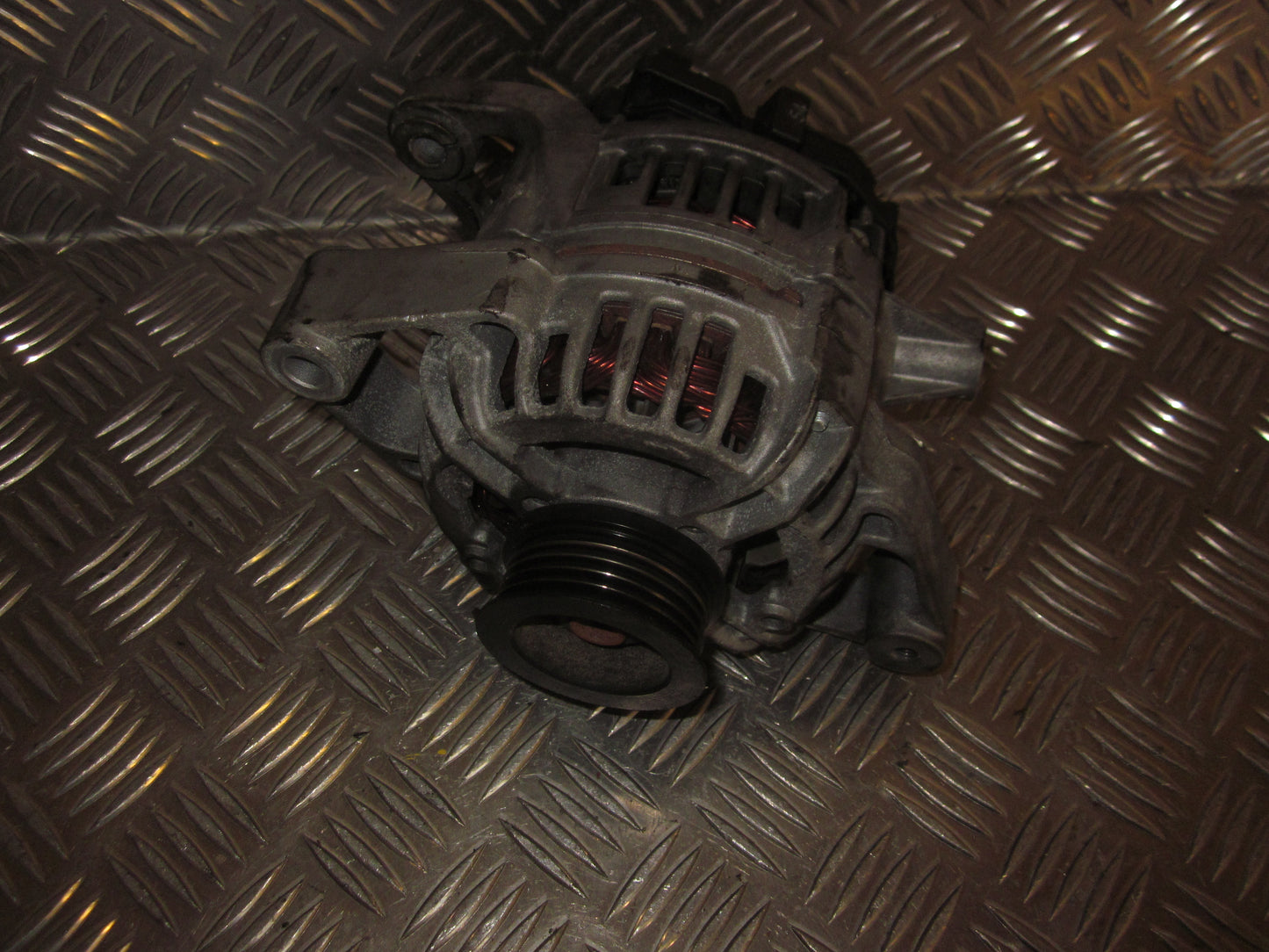 Opel Astra G Generator Med OEM Nr. 0986041260 Fra Opel Ophugger