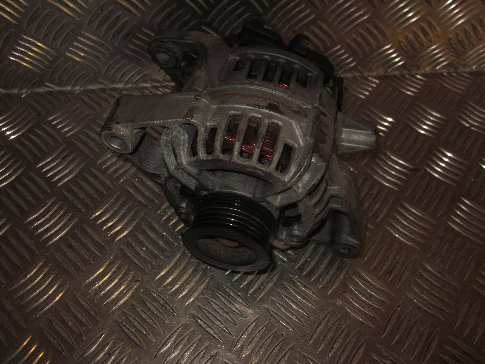 Opel Astra G Generator Med OEM Nr. 0986041260 Fra Opel Ophugger