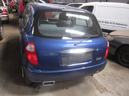 Daihatsu Sirion Pluk-Selv-Bil Med OEM Nr. Ophugger Fra Daihatsu Ophugger