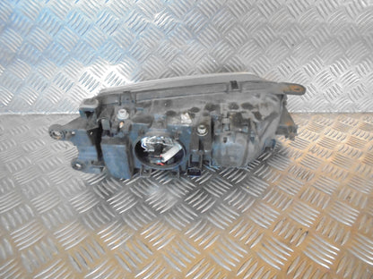 Mazda 626 GF/GW Forlygte Med OEM Nr. GG3E510L0 Fra Mazda Ophugger