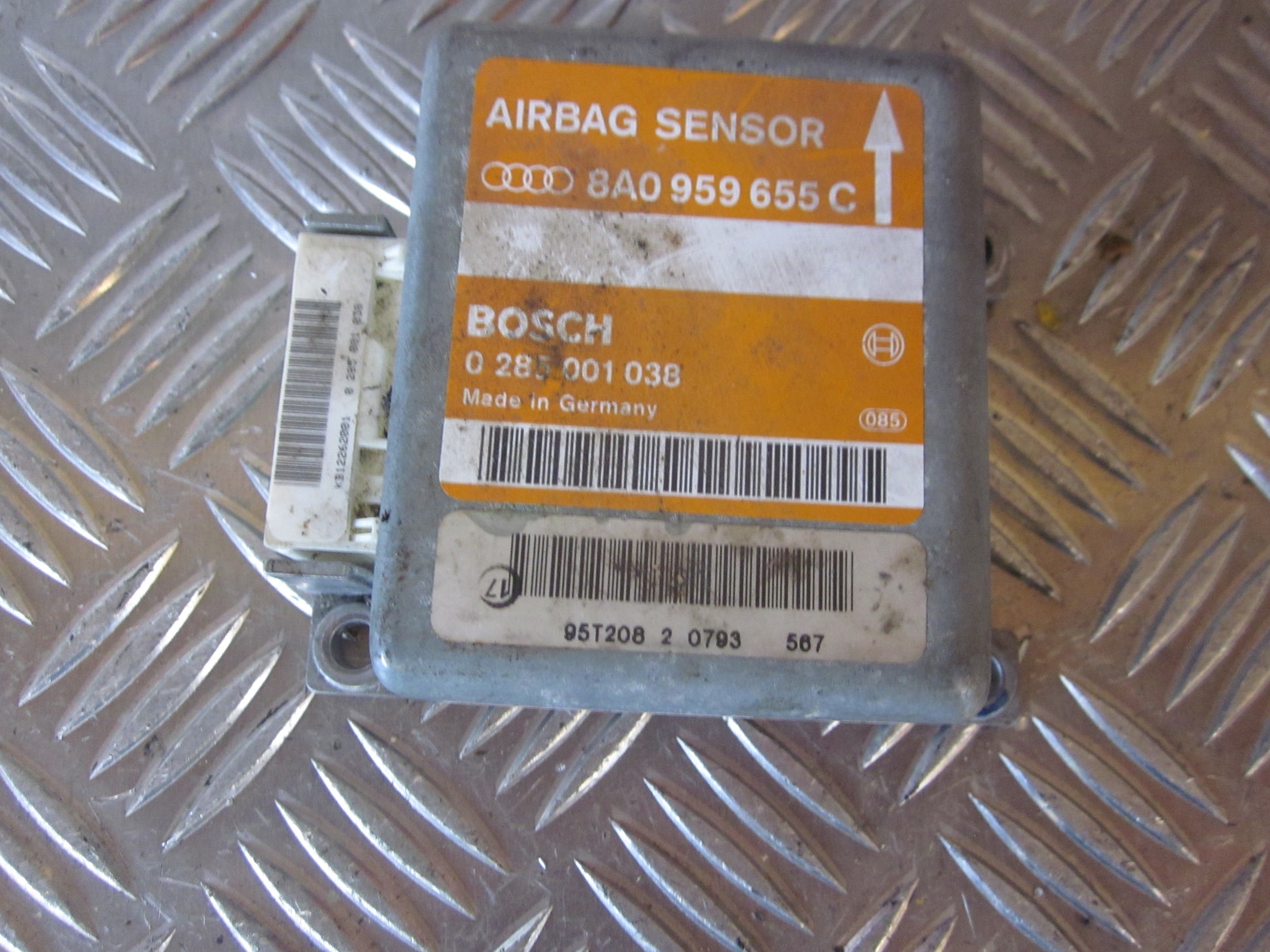 Audi A4 8D Airbag Elboks Med OEM Nr. 8A0959655C Fra Audi Ophugger