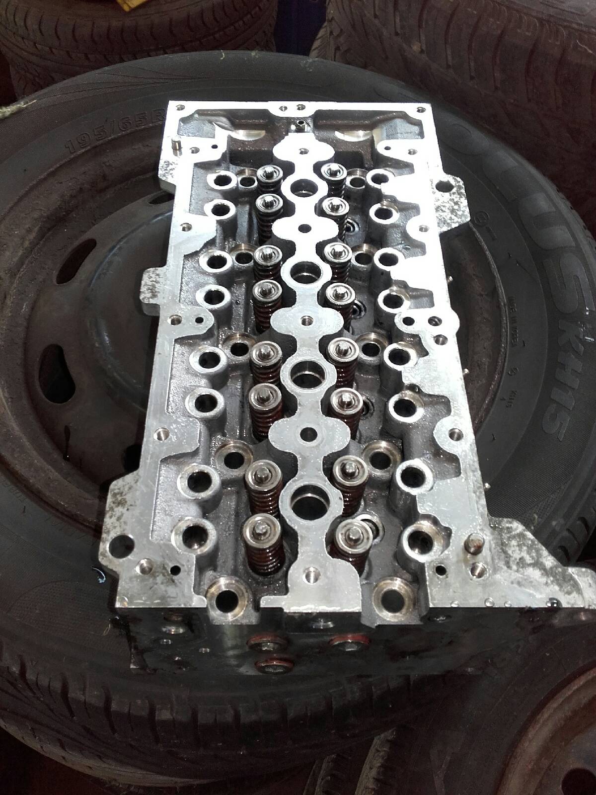 Opel Combo C Topstykke Med OEM Nr. Ophugger Fra Opel Ophugger