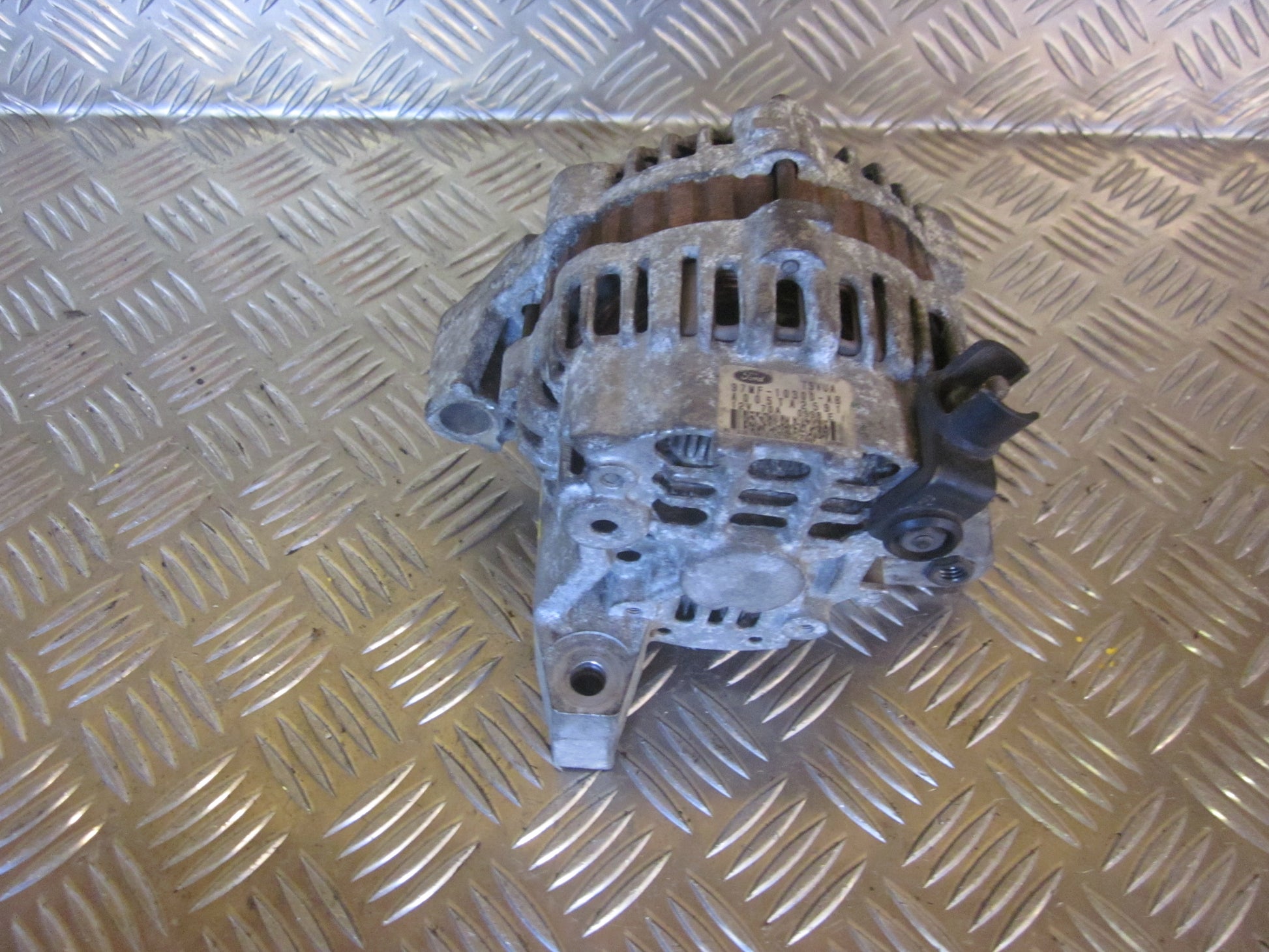 Ford Puma Generator Med OEM Nr. 97MF10300AB Fra Ford Ophugger