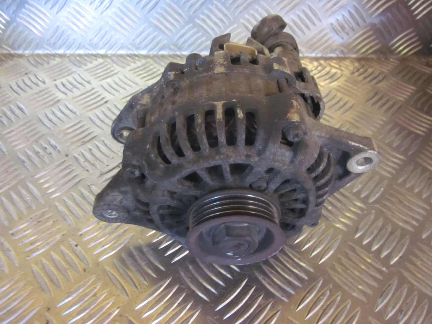 Mazda 323 F 5D BJ14 Generator Med OEM Nr. A2TB0091A Fra Mazda Ophugger