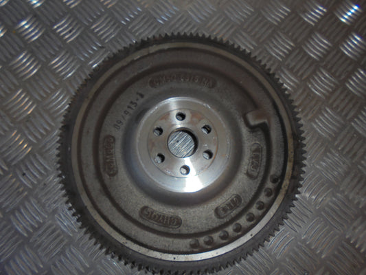 Ford Fiesta 7 Svinghjul Med OEM Nr. 1761711 Fra Ford Ophugger