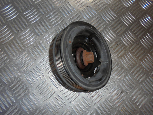 Ford Fiesta 7 Krumtap Remskive Servo Med OEM Nr. Ophugger Fra Ford Ophugger