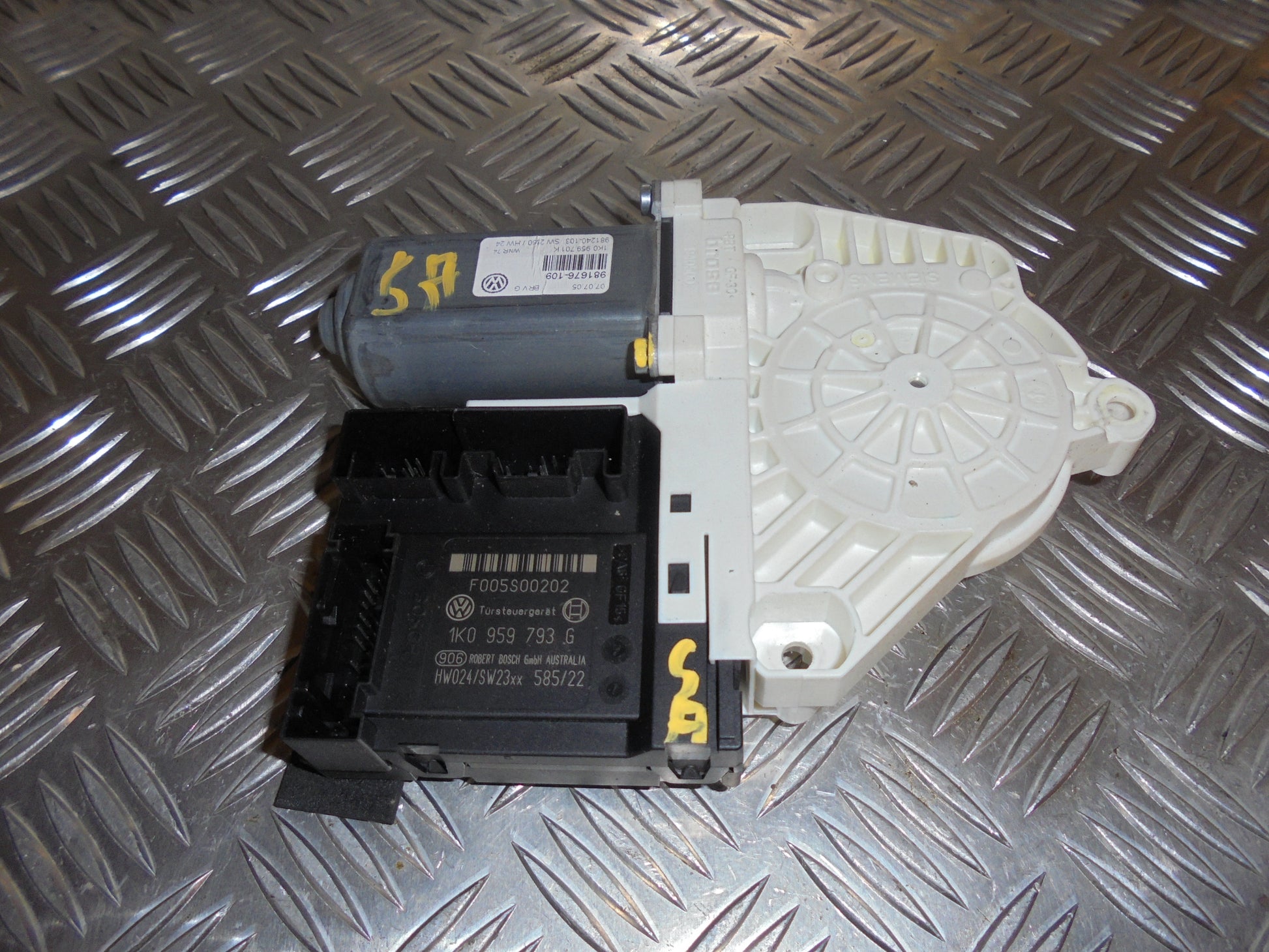 VW Passat 3C Rudemotor - Rudehejs Med OEM Nr. Ophugger Fra VW Ophugger