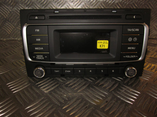 Kia Rio UB Radio M/Cd Med OEM Nr. 961701W710CA Fra Kia Ophugger