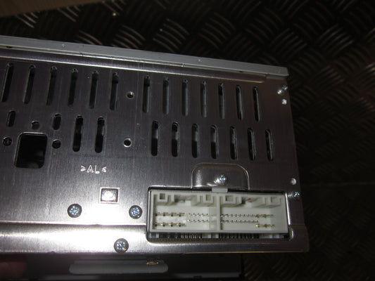 Kia Rio UB Radio M/Cd Med OEM Nr. 961701W710CA Fra Kia Ophugger