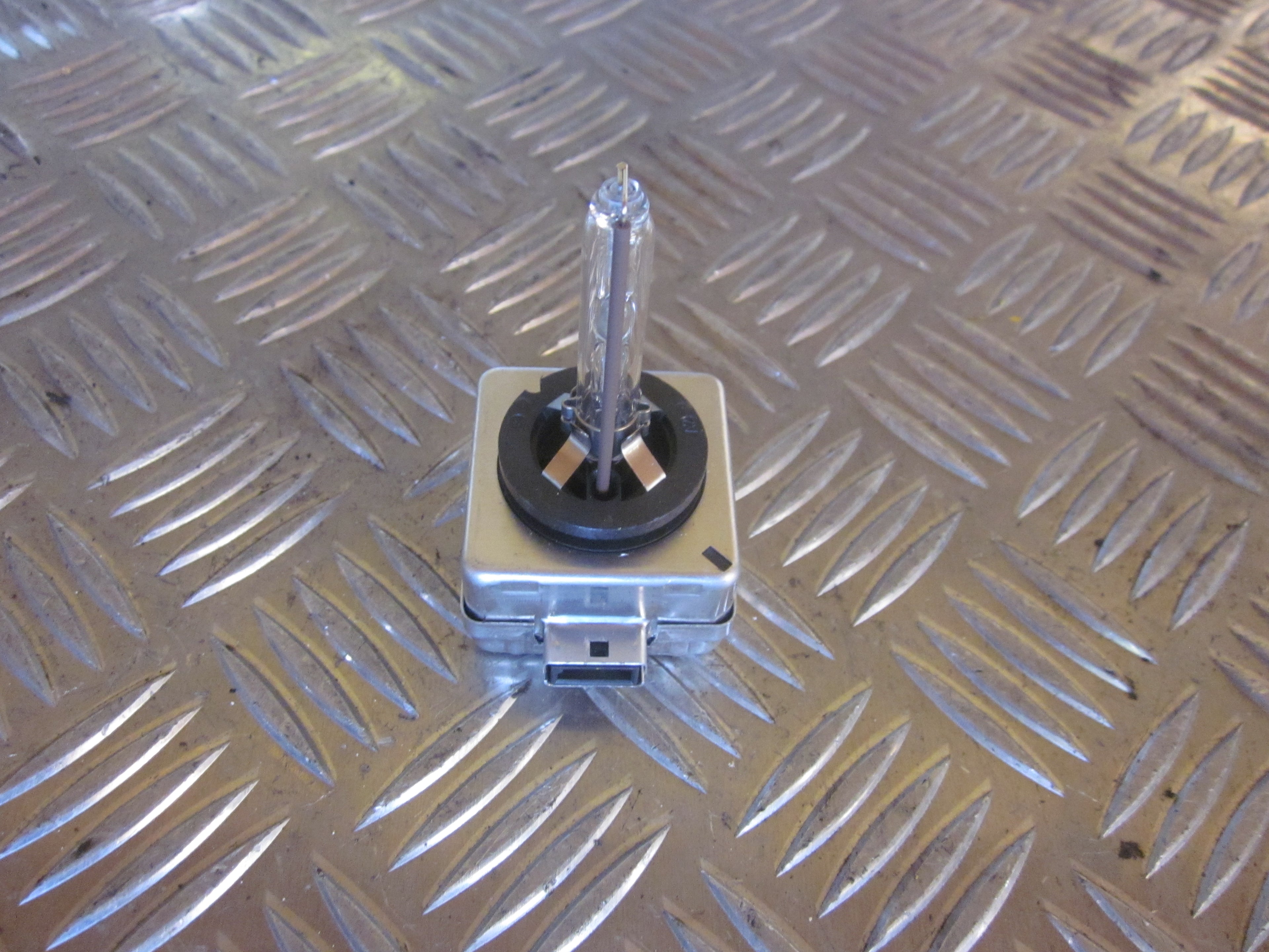 Audi A3 LED / Xenon Pære Med OEM Nr. N0177535 Fra Audi Ophugger
