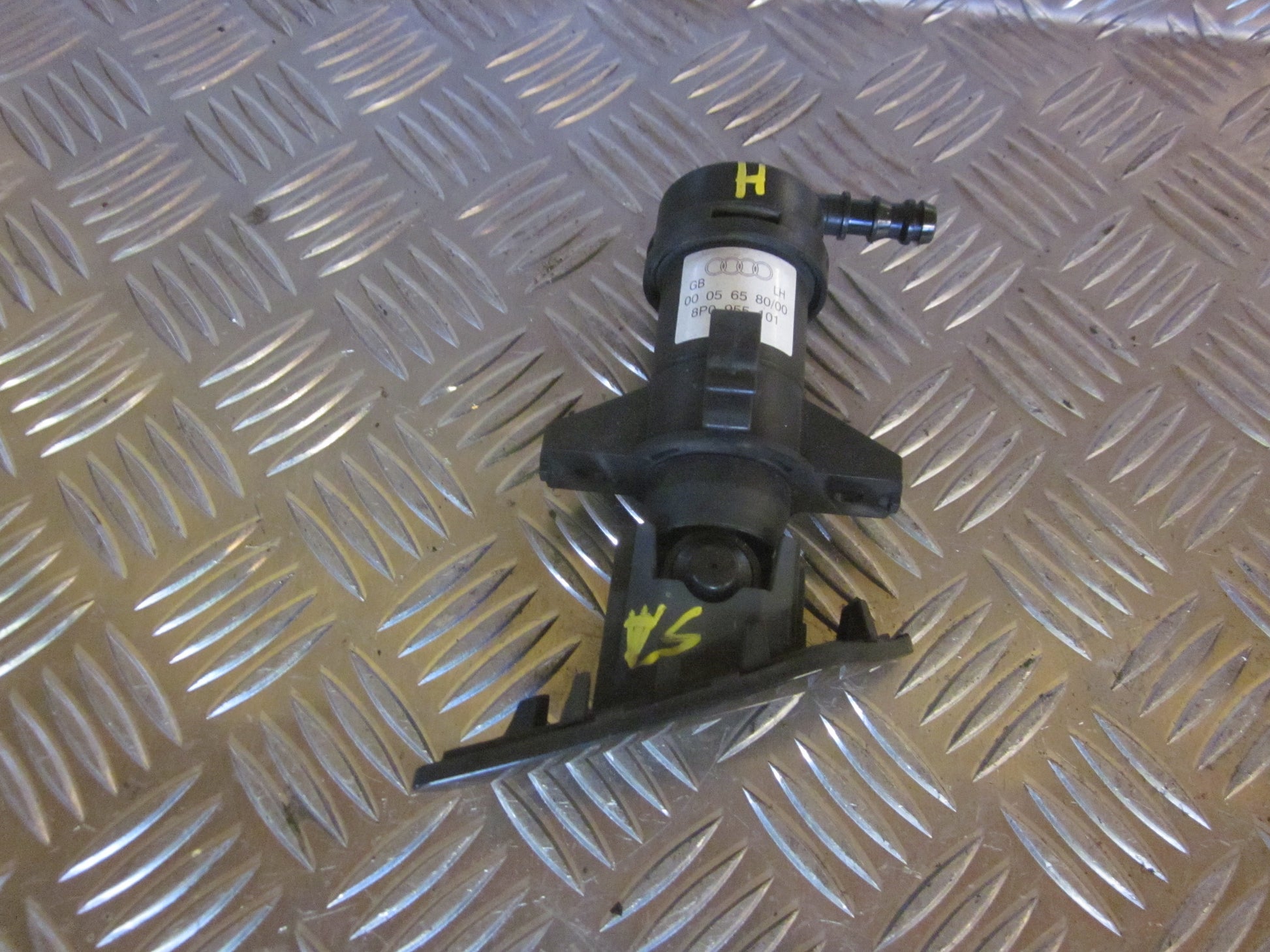 Audi A3 Sprinklerdyse Med OEM Nr. 8P0955101 Fra Audi Ophugger