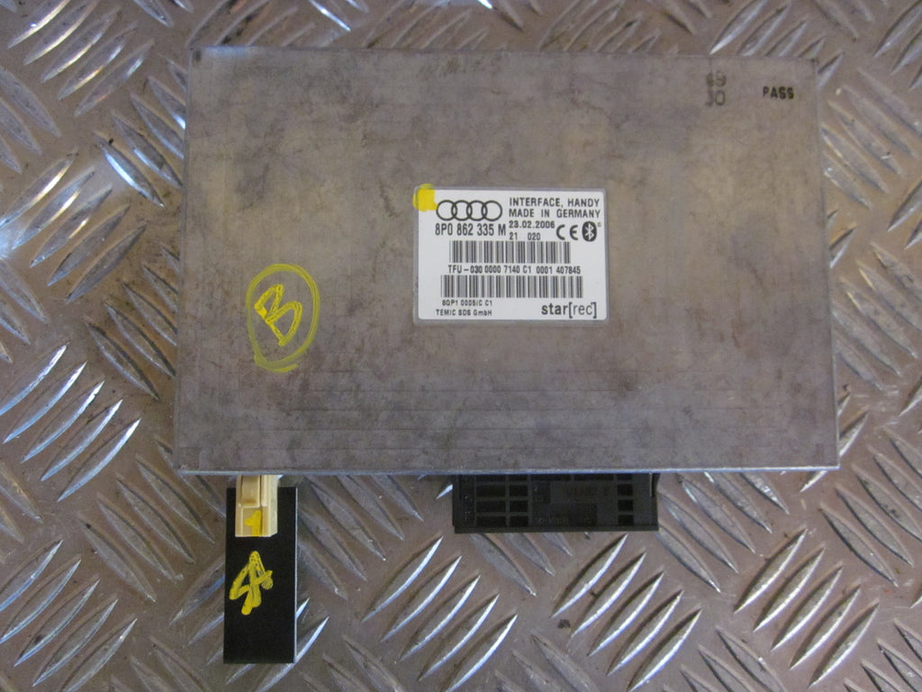 Audi A3 Radio Div. Tilbehør Med OEM Nr. 8P0862335M Fra Audi Ophugger