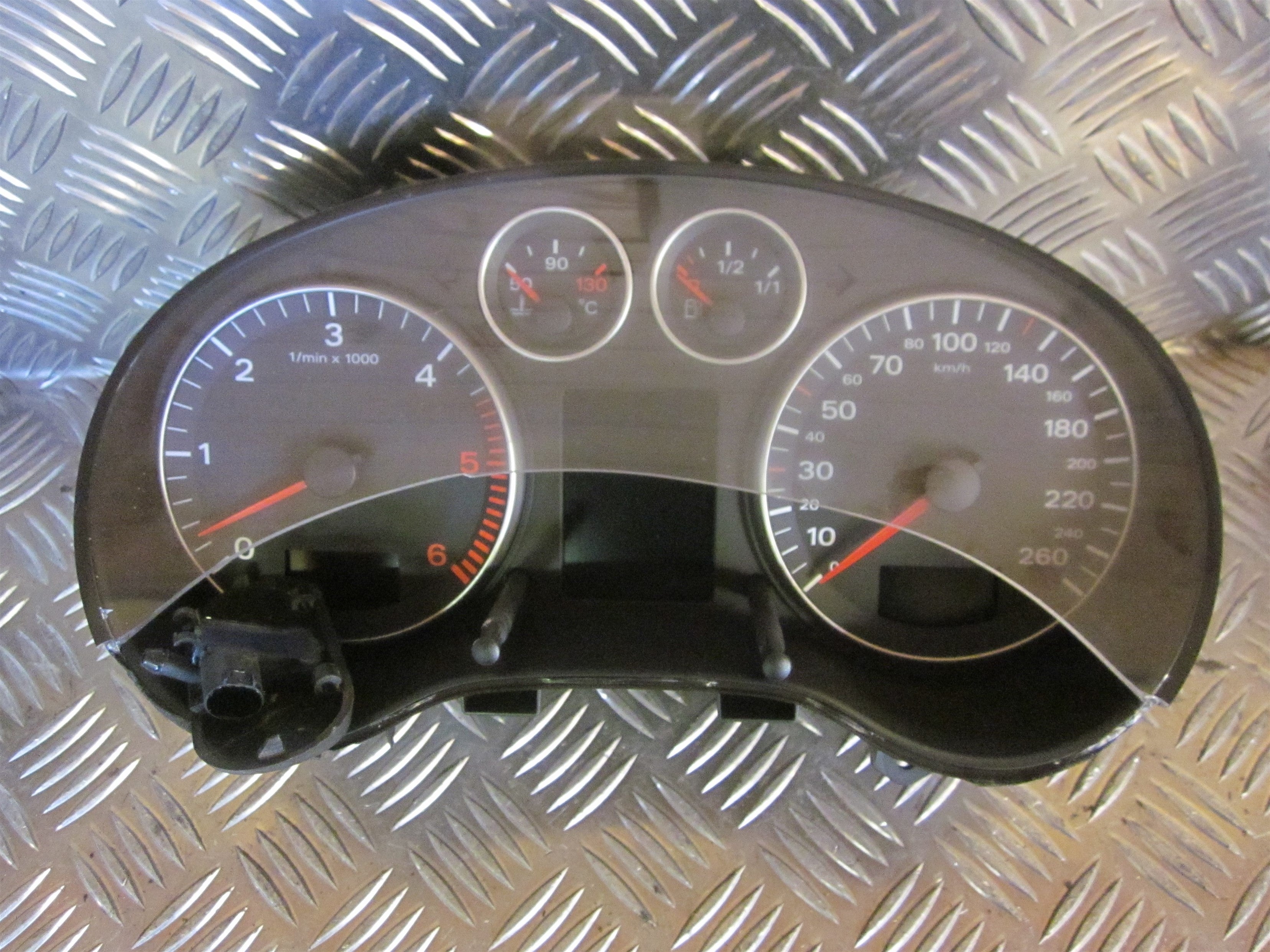 Audi A3 Speedometer - Instrument Med OEM Nr. 8P0920930R Fra Audi Ophugger